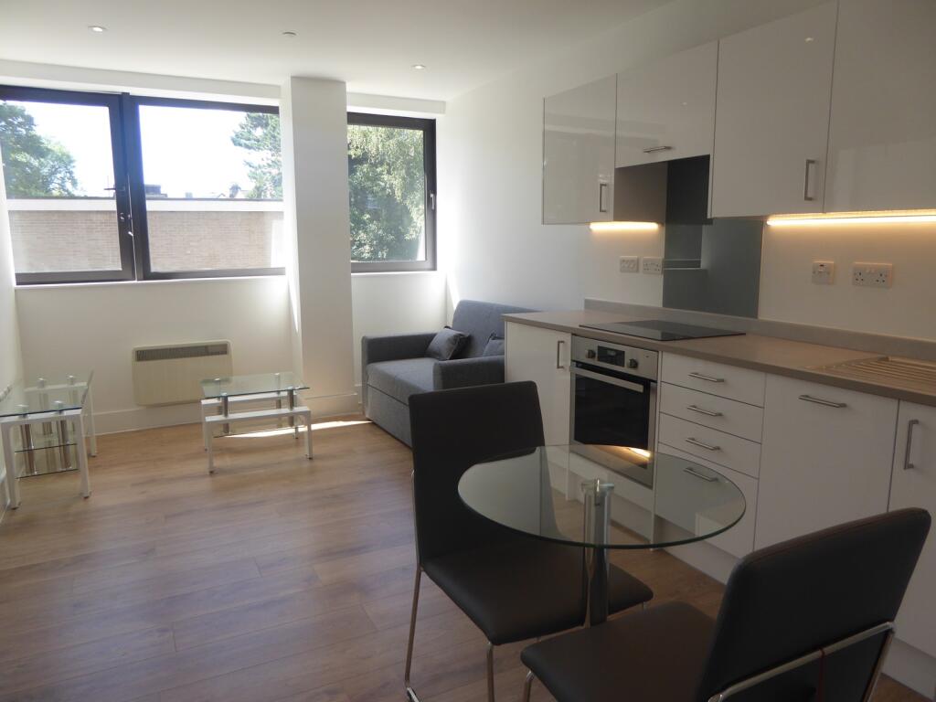 Main image of property: Hanover House, 202 Kings Road, Reading, RG1