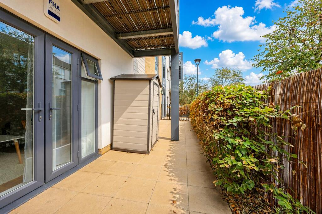 Apartment in London - View 5
