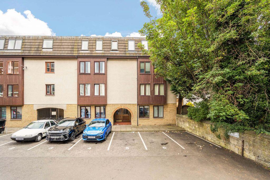 Main image of property: 43/8 Lochrin Place, Edinburgh, EH3 9RB
