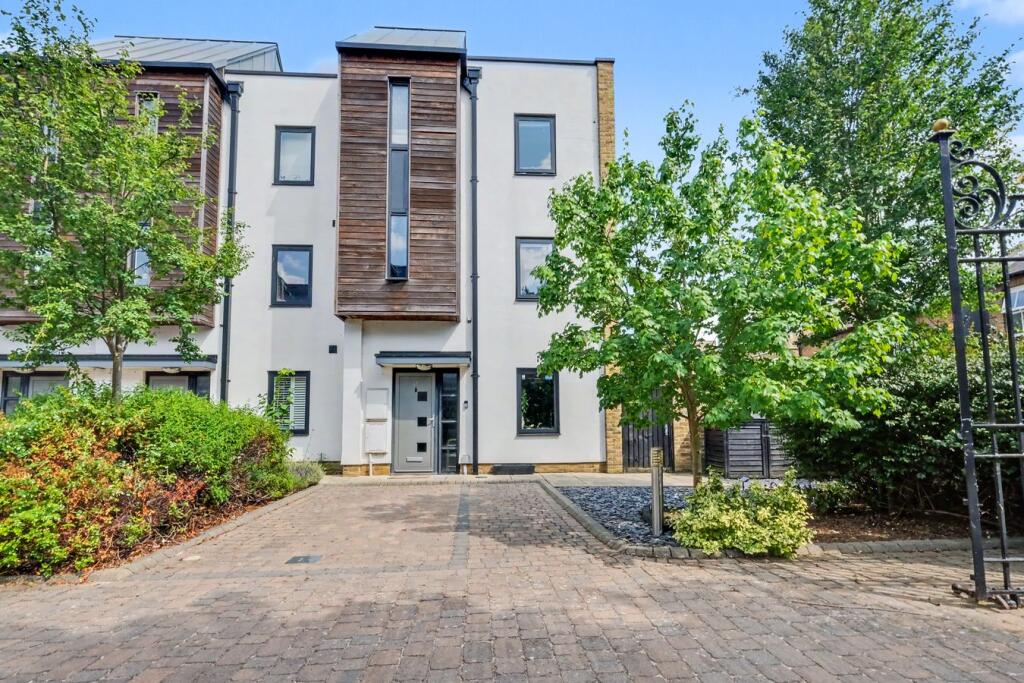 Main image of property: Hall Street, Old Moulsham, Chelmsford, CM2