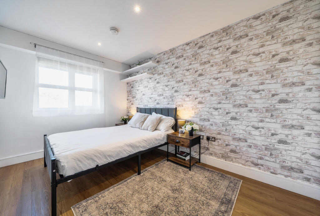 Apartment in London - View 5