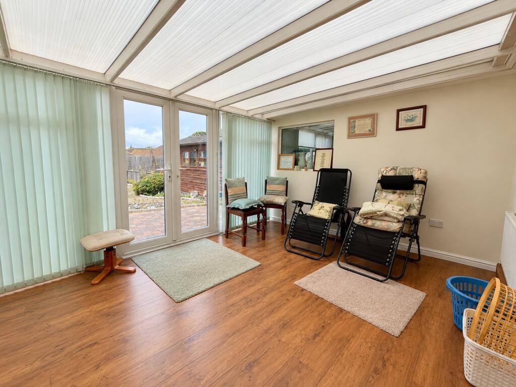 Seagrave Drive, Oadby, Leicestershire photo 3
