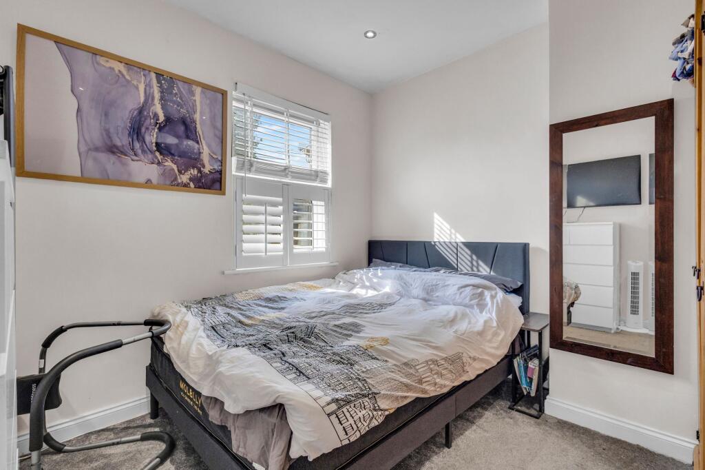 House in London, Manchester Estate, Isle of Dogs - More