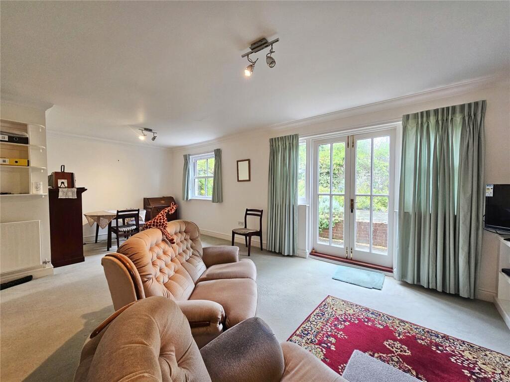 Egmont Mews, Rumbolds Hill, Midhurst, West Sussex, GU29 photo 3