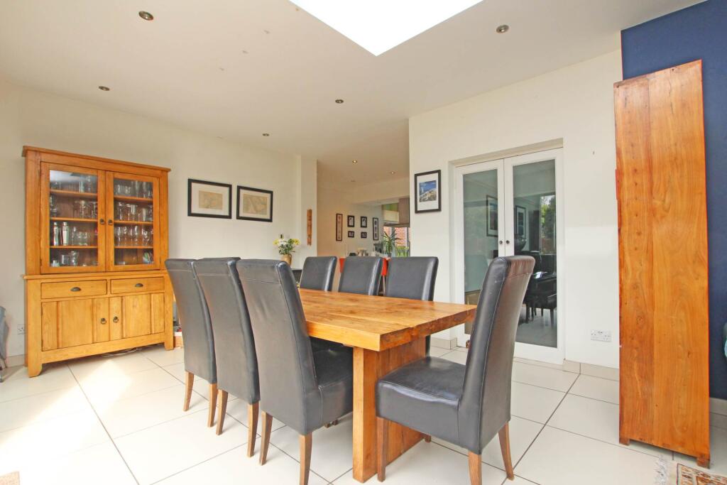 Kings Drive, Eastbourne, BN21 2UP - View 3