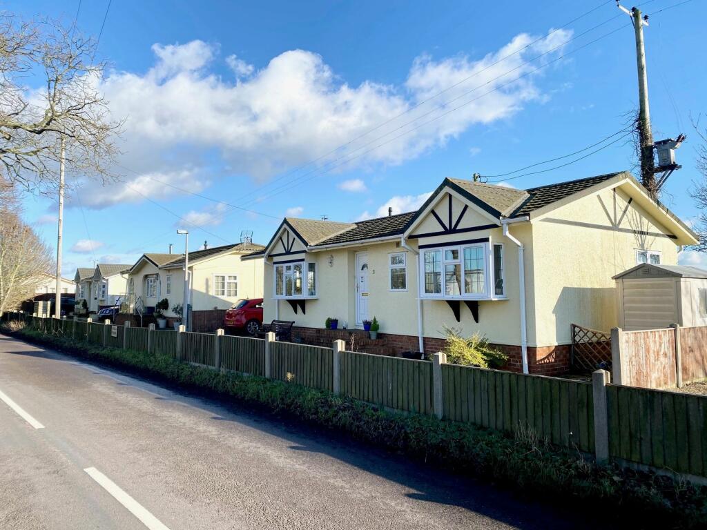 Burley Road, Bockhampton, BH23 photo 2