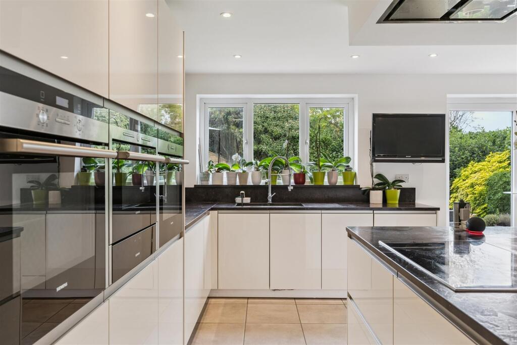 Newberries Avenue, Radlett photo 4
