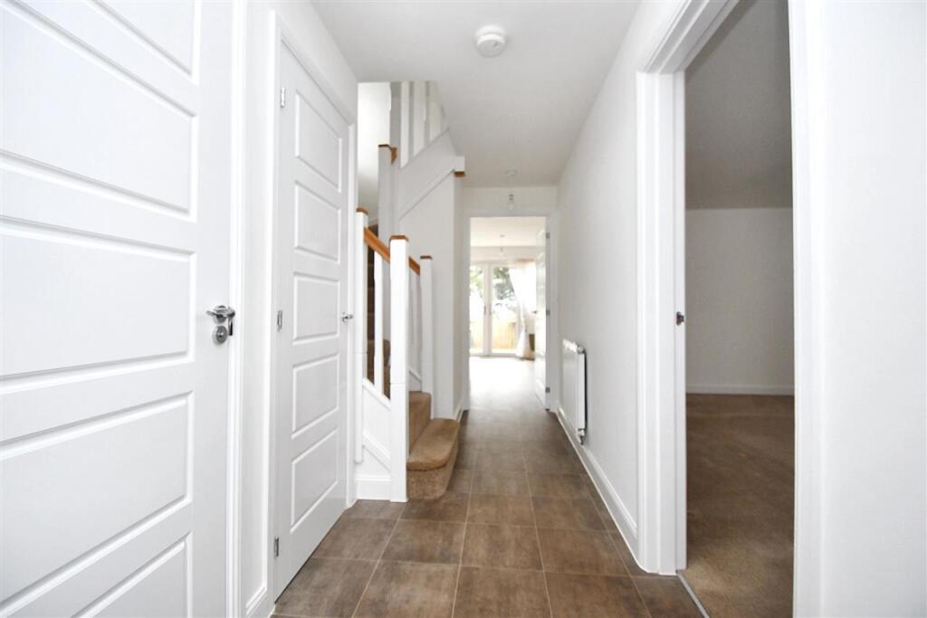 Bishops Way, Falmouth, TR11 image 2