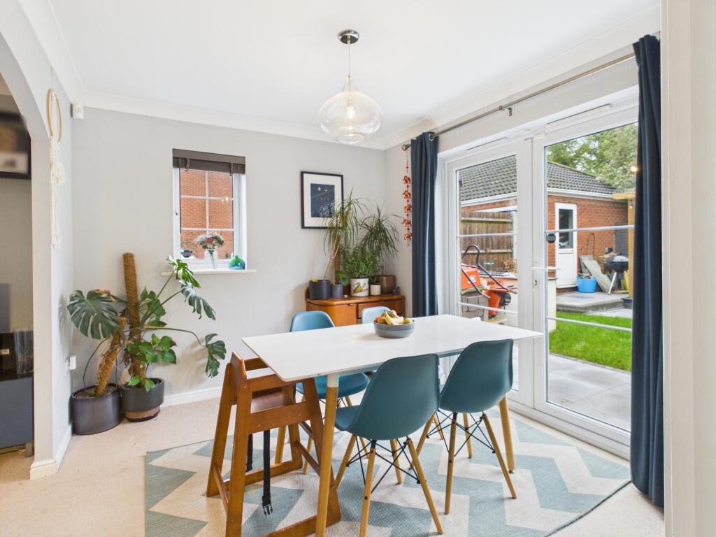 Causton Road, Beggarwood, Basingstoke, RG22 - More