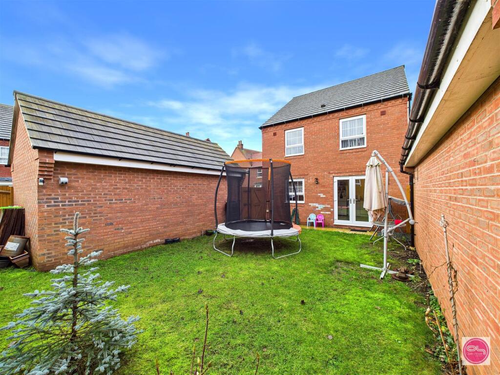 4 bed detached - Galloway Road, Drakelow, Burton-On-Trent image 4