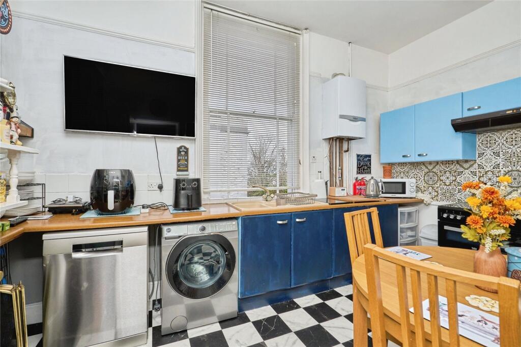 Apartment in Ryde, Oakfield - View 5