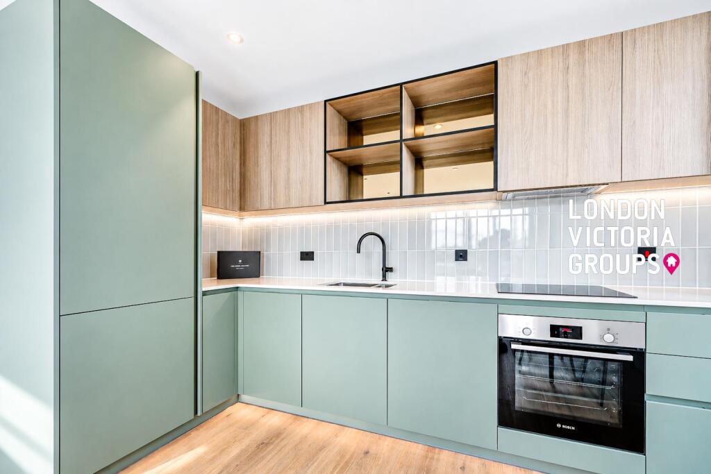 Apartment in Southall, London Borough of Ealing - View 4