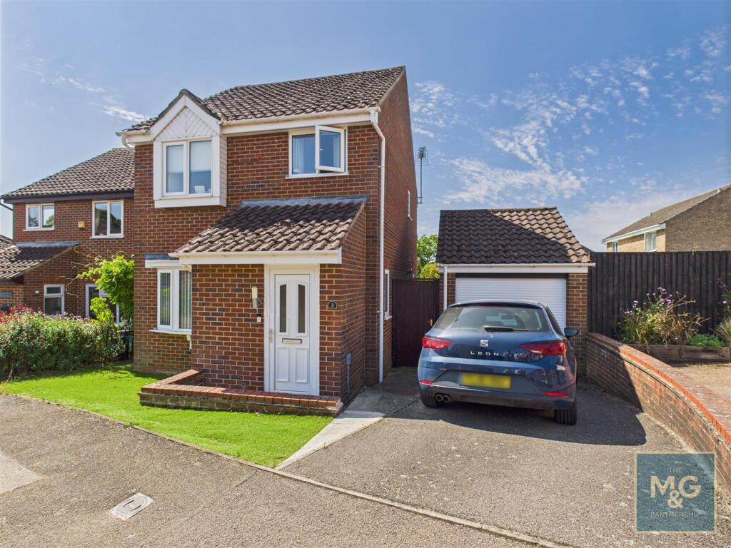 3-bed detached on Sussex Road, Bury St. Edmunds, £295,000