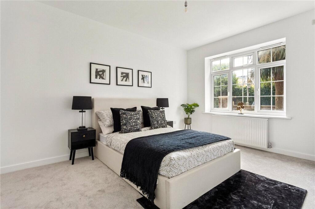 Apartment in London - More