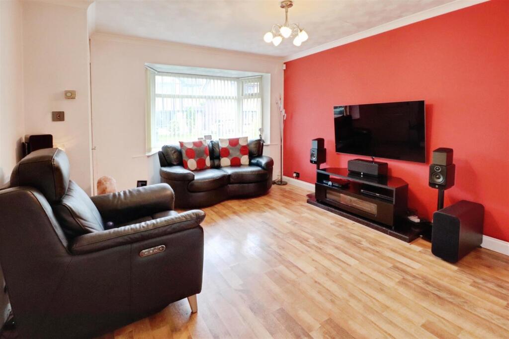 House in Bradfield Green, Leighton - View 2