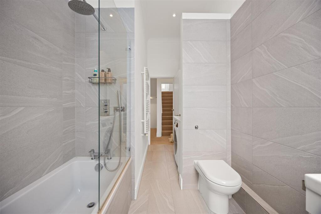 Apartment in London - View 5