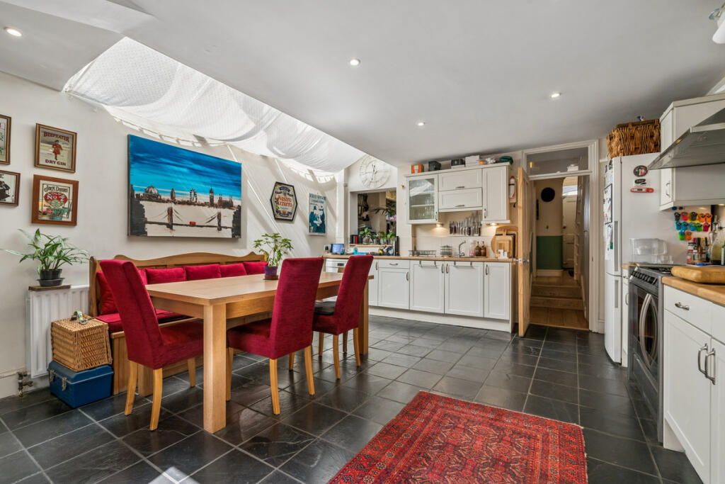 House in London - View 5