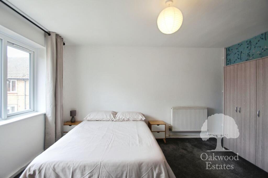 Apartment in Richings Park, Iver - View 5