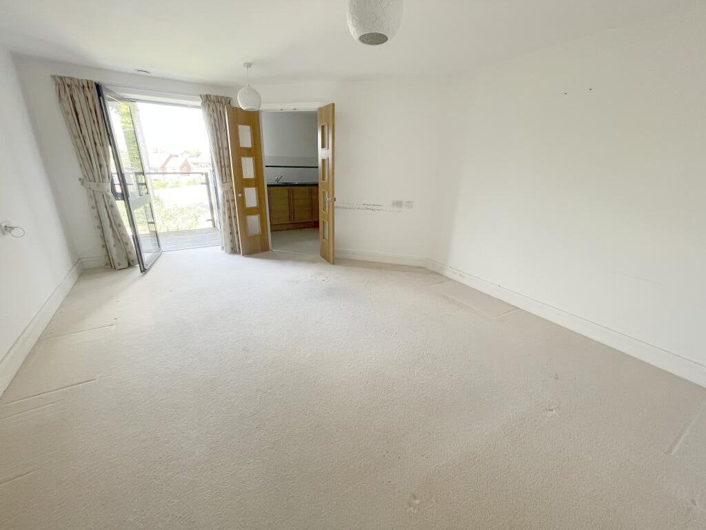 Mandeville Court, Darkes Lane, Potters Bar photo 3