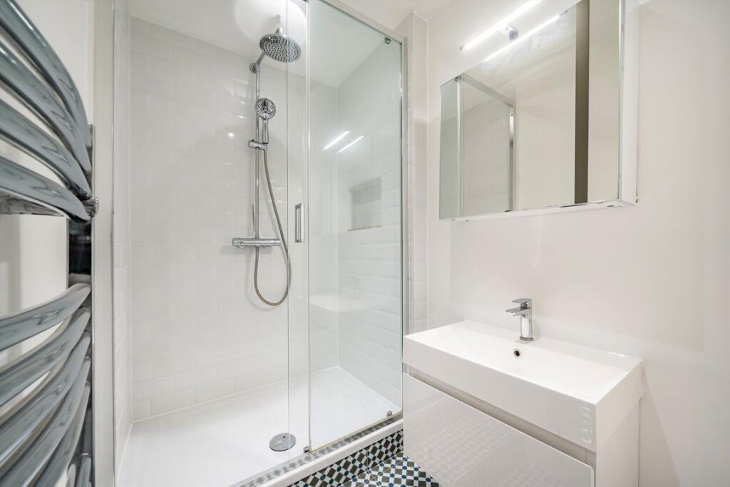 Apartment in London, South Kensington - More