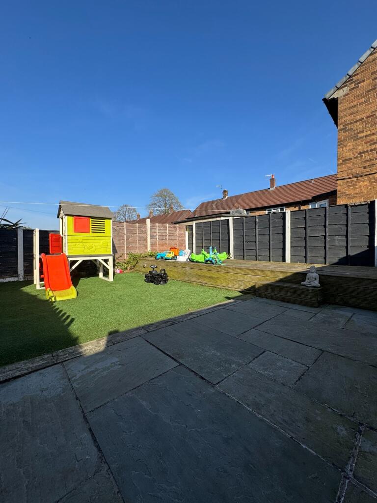 Shepton Drive, Manchester, M23 photo 2