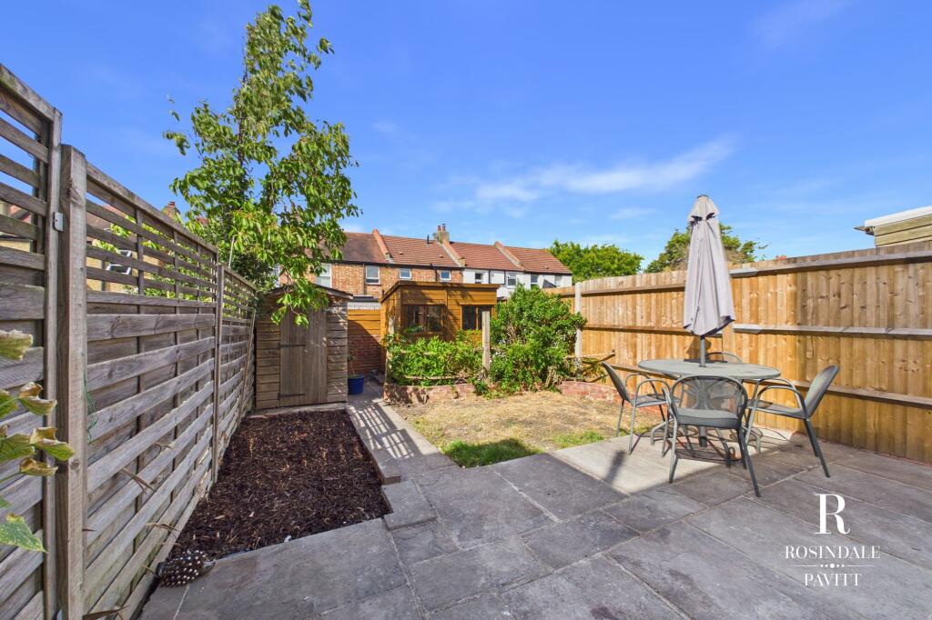 House in London, Wallington - View 4