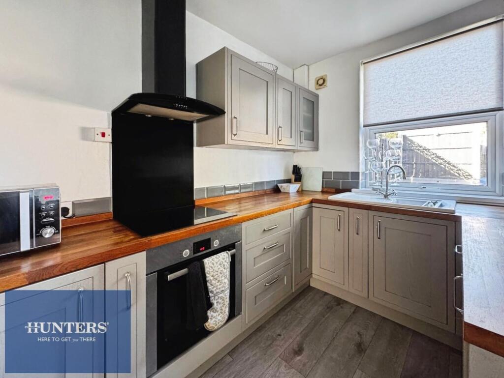 House in Chesterfield, Derbyshire - More