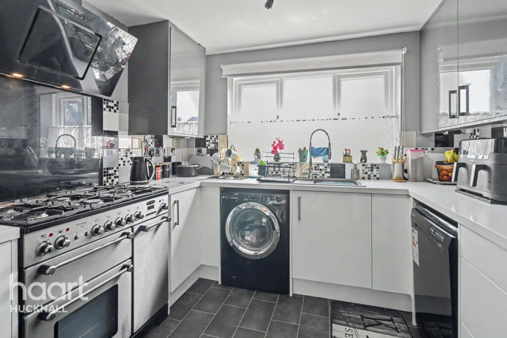 House in Ashfield, Kirkby-in-Ashfield, Sutton-in-Ashfield - More