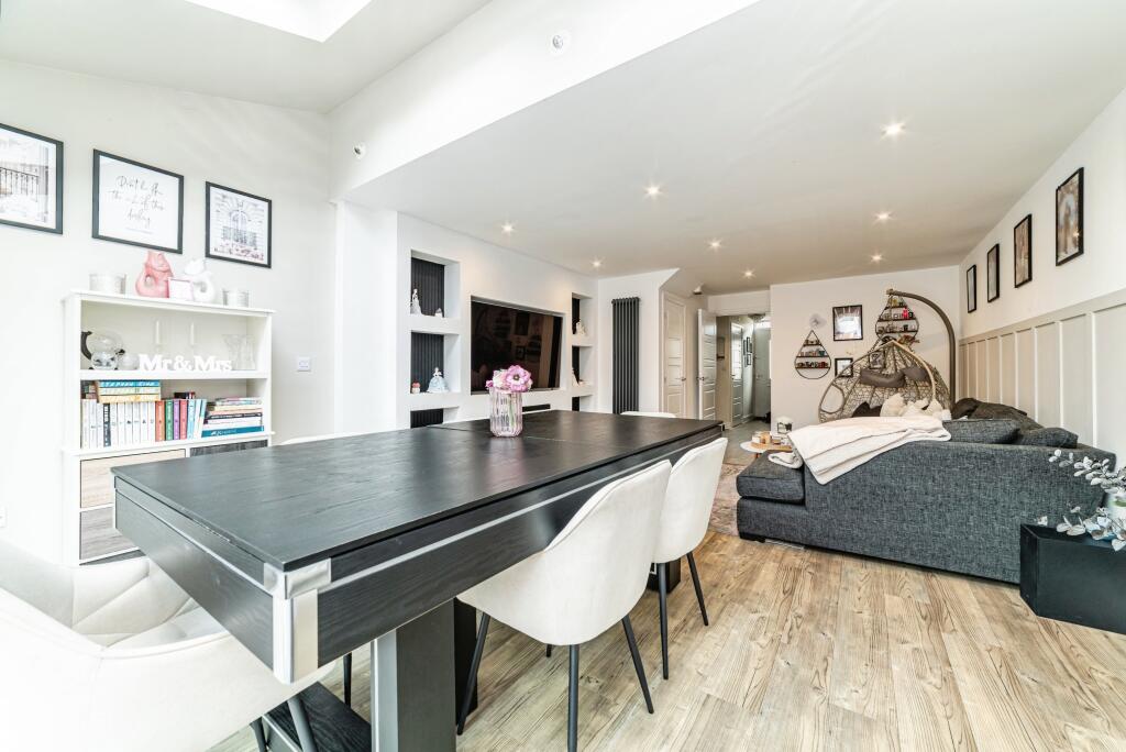 House in Basingstoke and Deane, Basingstoke - More