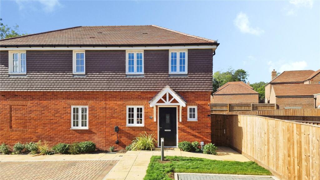 Main image of property: Assheton Croft, Binfield, Bracknell, Berkshire, RG42