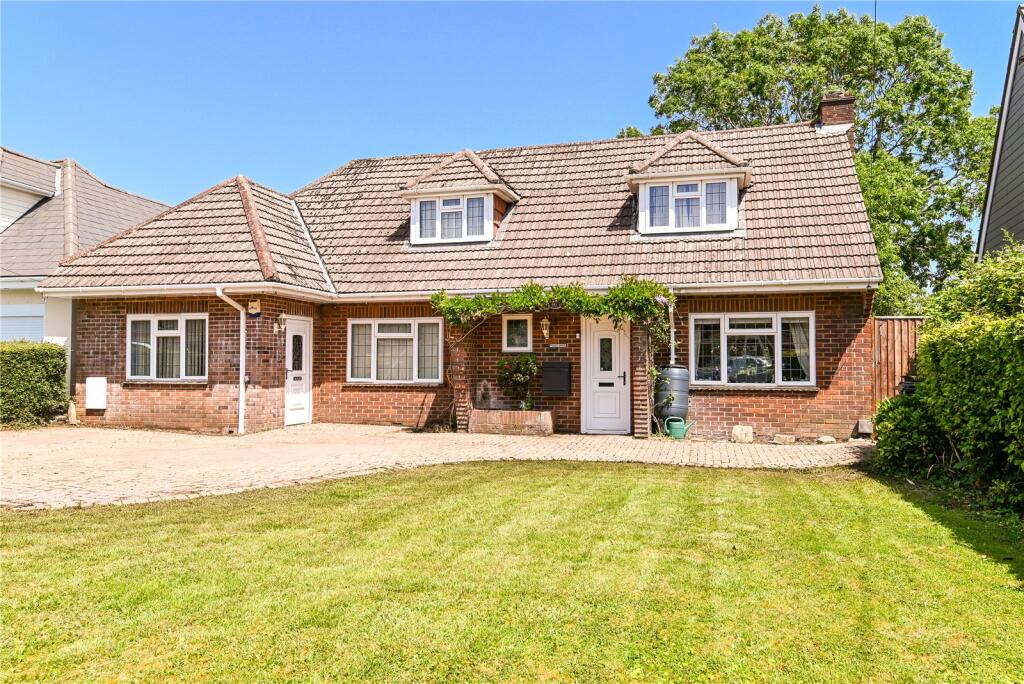 Brook Avenue North, New Milton, Hampshire, BH25