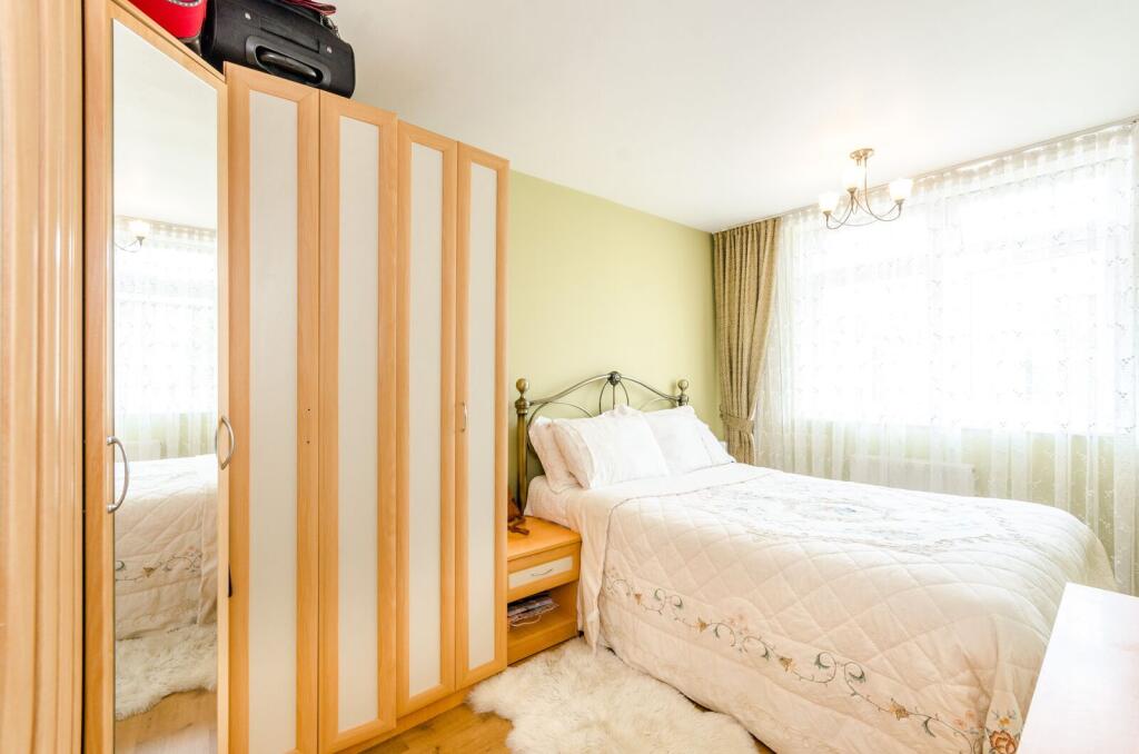 Apartment in London, South Tottenham, West Green - View 4