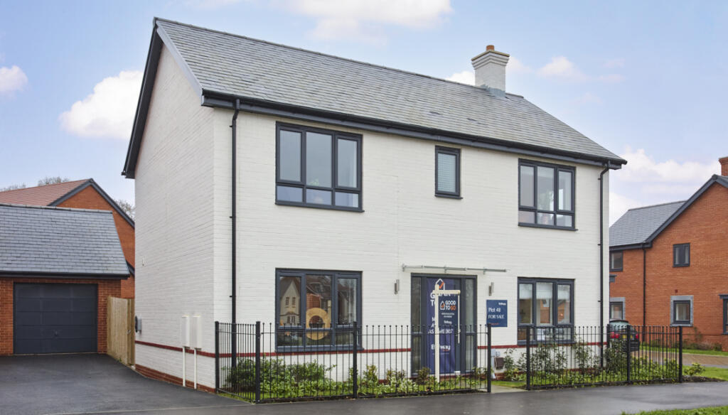 4-bed detached on Winchester Road,
Boorley Green,
Botley,
SO32 2BX, £645,000