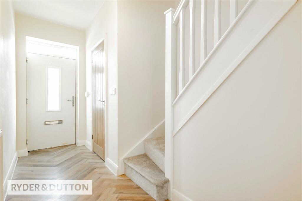 Hartshead Street, Lees, Oldham, Greater Manchester, OL4 photo 3