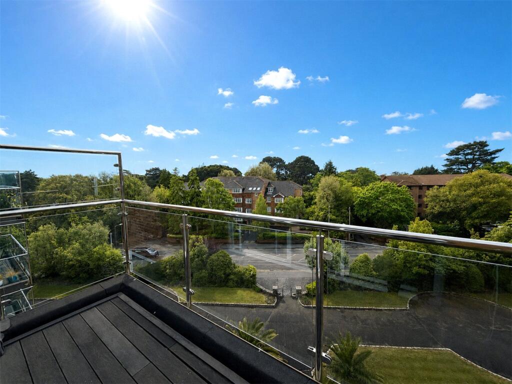Apartment in Bournemouth, West Cliff - View 2