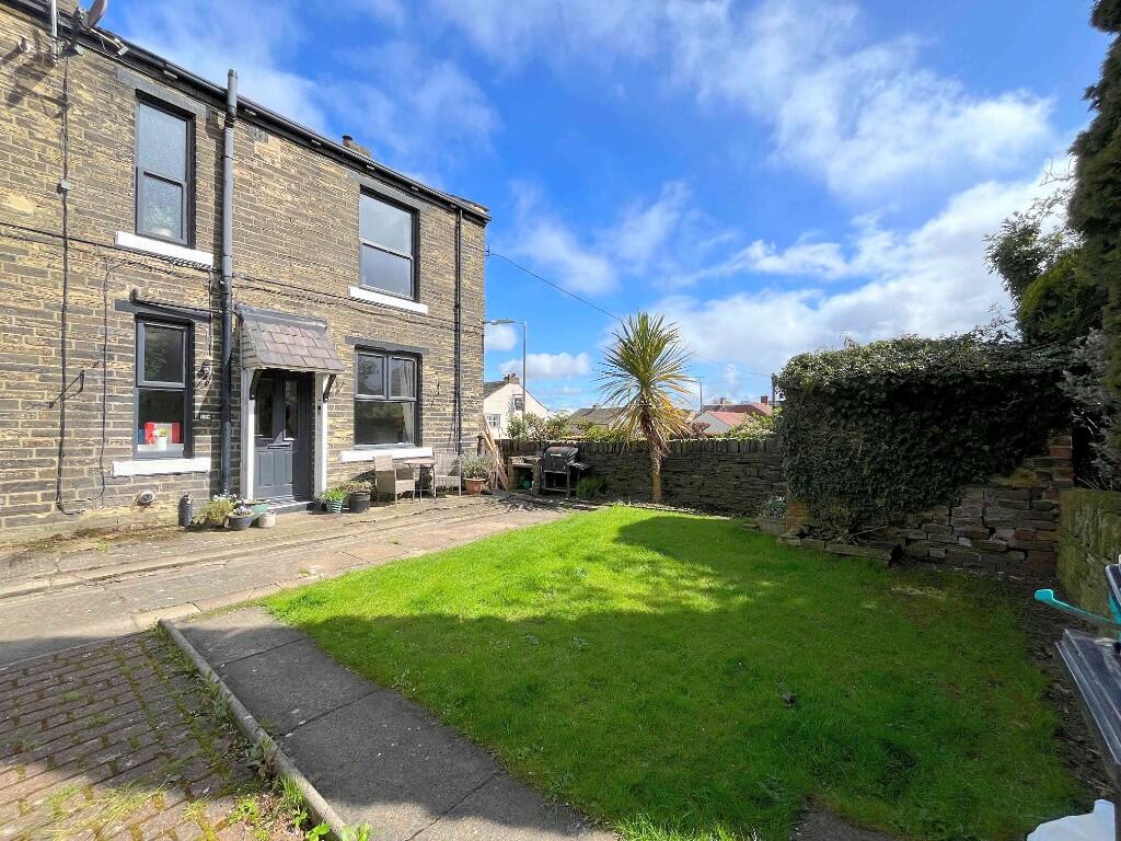 Main image of property: 10 Tennyson Place, Hipperholme, HX3 8LQ