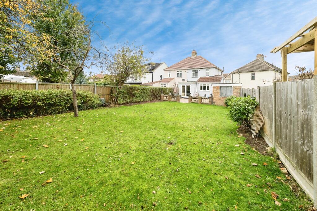 Hawthorn Avenue, Rainham - View 2