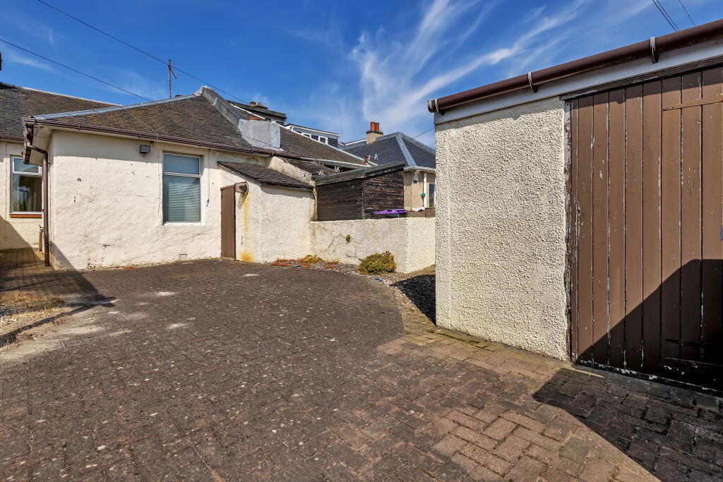 House in Kilmarnock, South Ayrshire - More