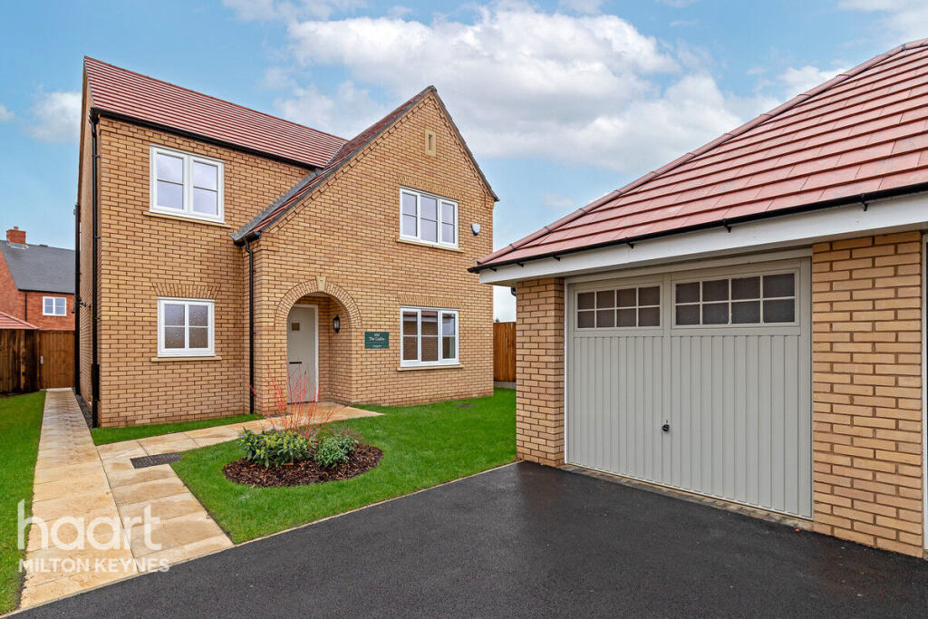 4-bed detached on Hunsbury Grange, Northampton, £519,750