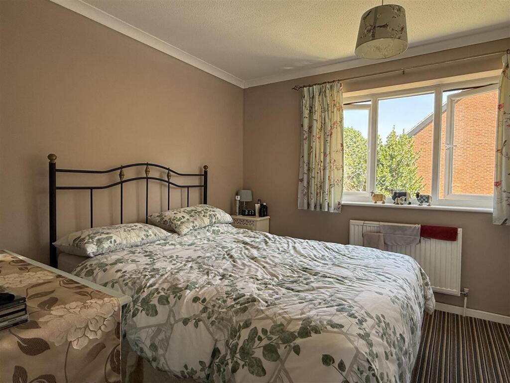 House in Rugby, Overslade - More