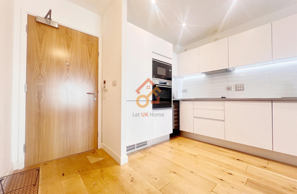 Apartment in Birmingham, Chinese Quarter, Digbeth - View 4