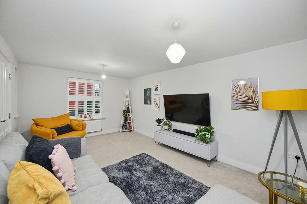 Angwin Avenue, Houlton, Rugby photo 2