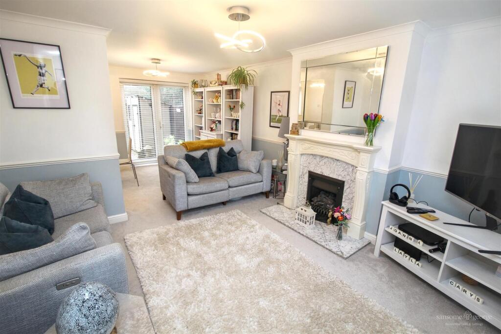 Kirkfell Close, Tilehurst, Reading – další