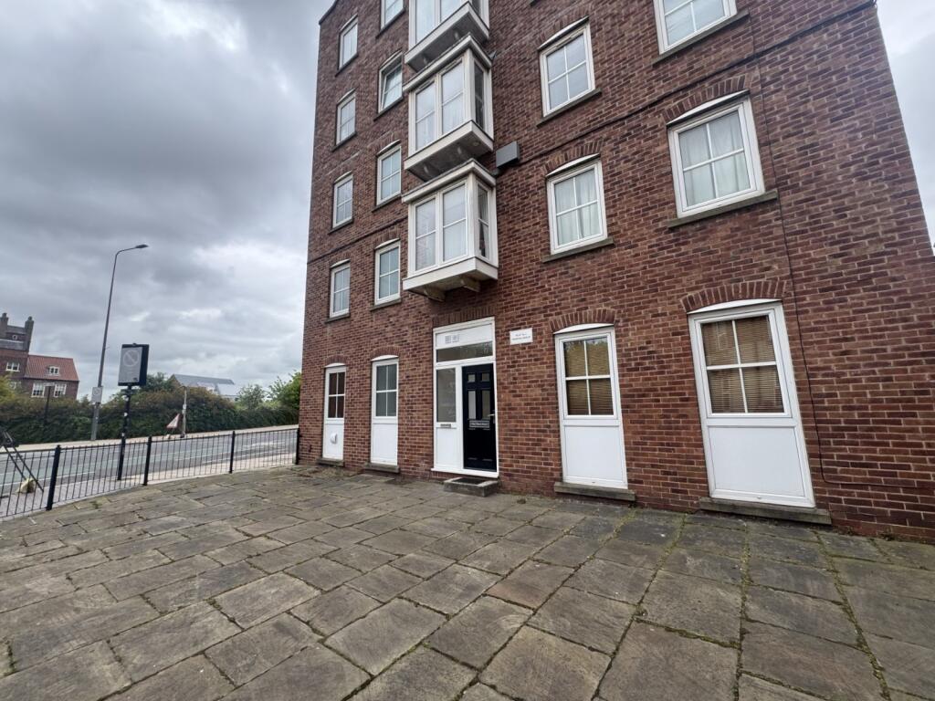 Main image of property: High Street, Hull, East Riding of Yorkshi, HU1