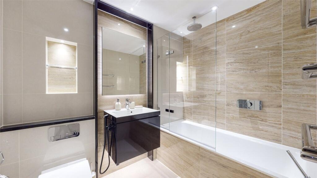 Apartment in London, Paddington - More