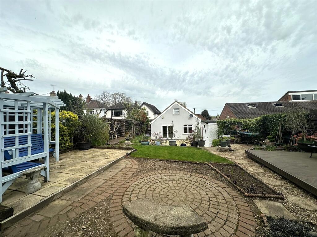 Waverley Road, Farnborough, Hampshire, GU14 - More