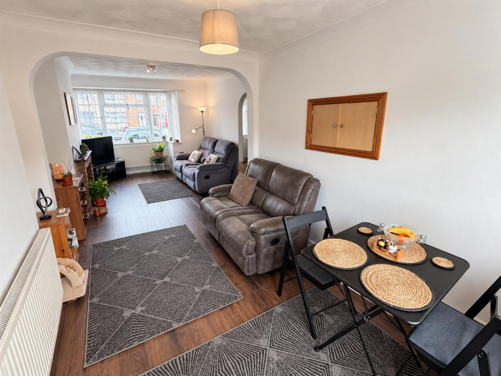 House in Southend-on-Sea - View 2