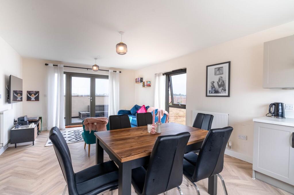 Apartment in Cambridge - View 5