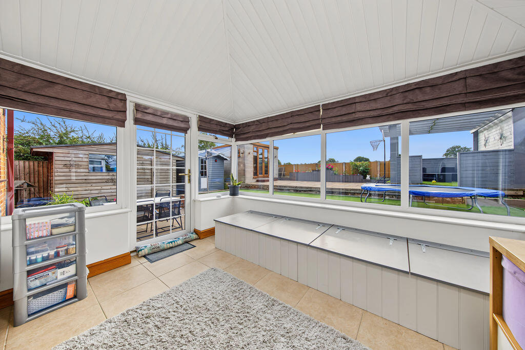 House in Chesterfield, Derbyshire - View 5