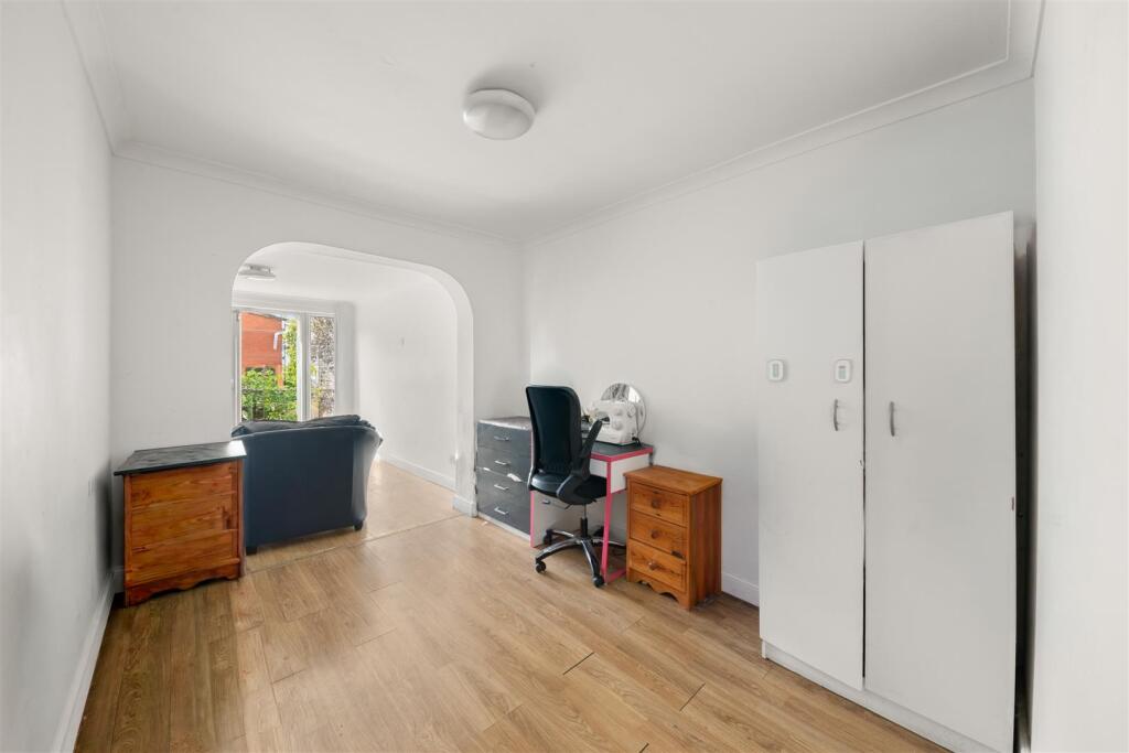 House in London, Hillingdon - View 5